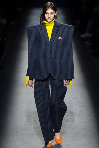 Look 1